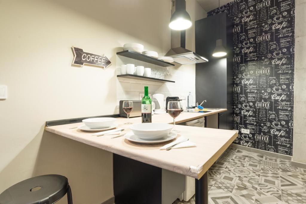 Apartament Historical Center Ollerias Malaga Zewnętrze zdjęcie